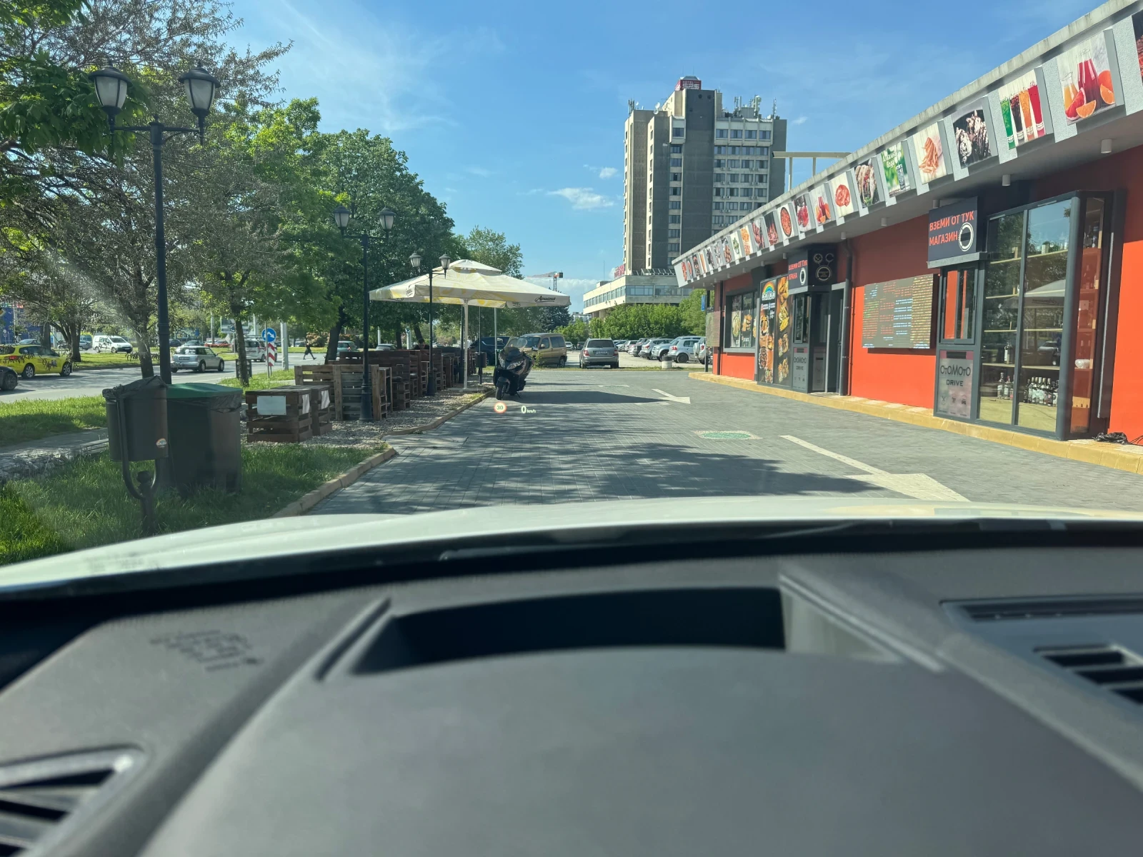 BMW X1 X-drive* Autom* Keyless* Kamera* Headup* , снимка 14 - Автомобили и джипове - 54346204