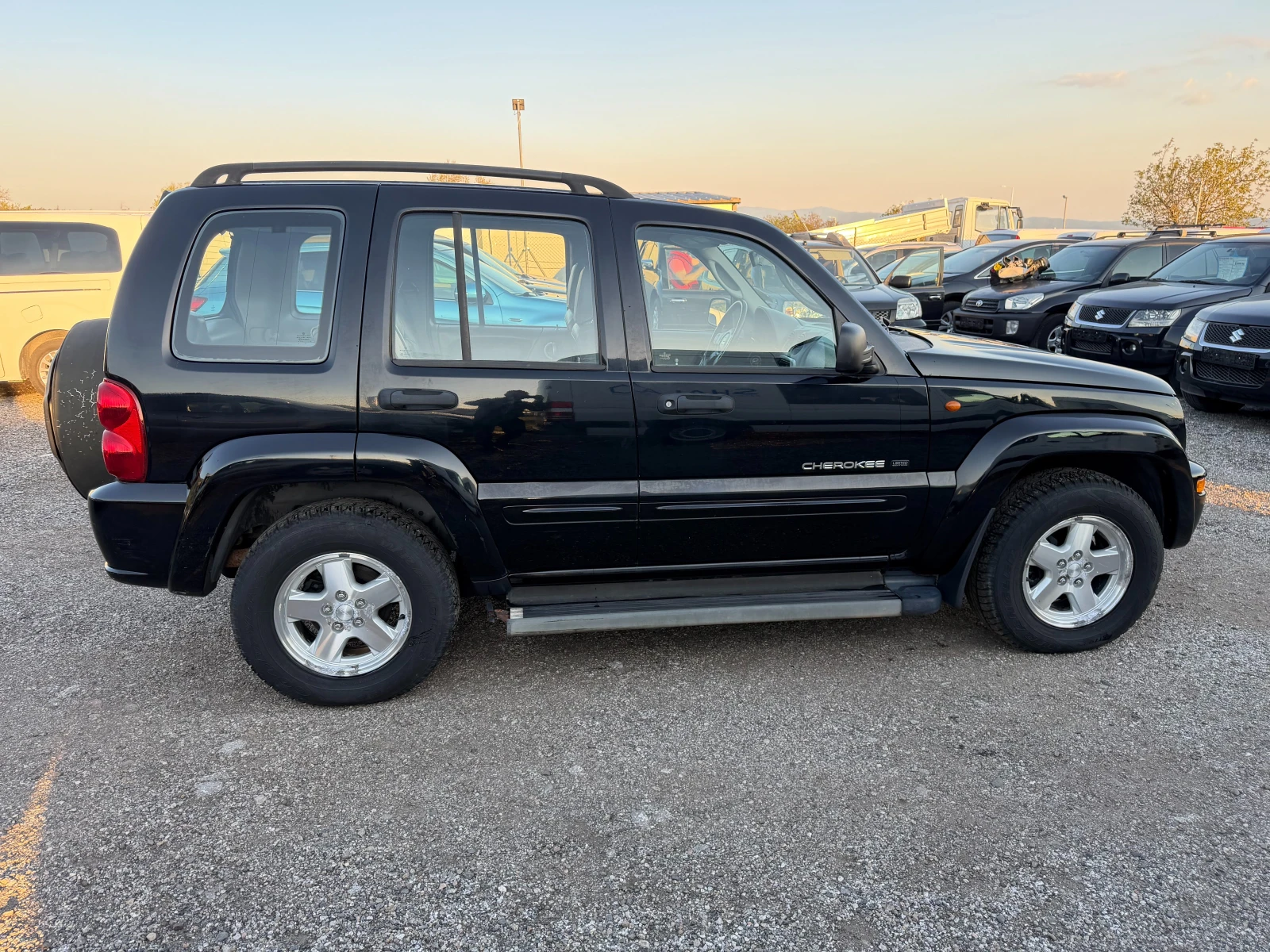 Jeep Cherokee 3.7 LIMITED ГЪРЦИЯ 85000km, снимка 4 - Автомобили и джипове - 54512502