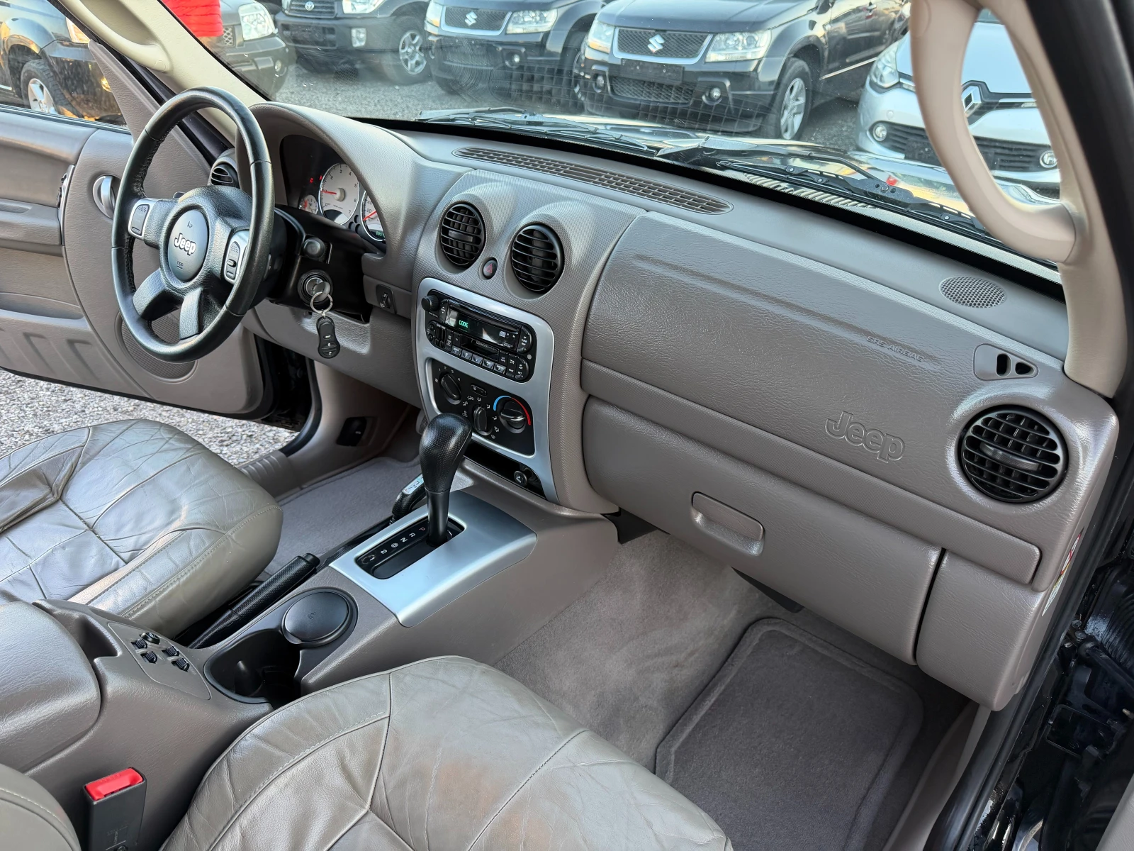 Jeep Cherokee 3.7 LIMITED ГЪРЦИЯ 85000km, снимка 14 - Автомобили и джипове - 54512502