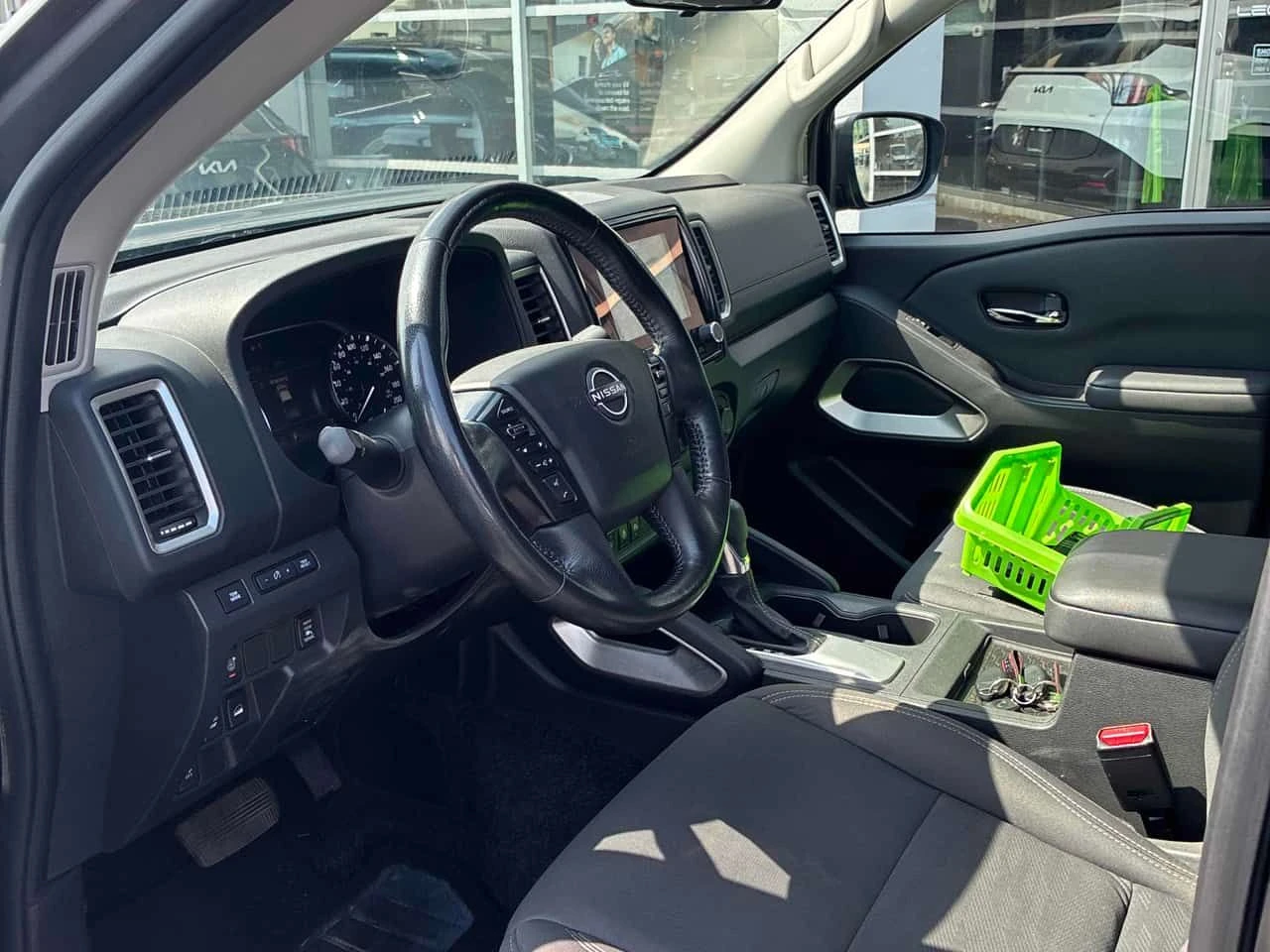 Nissan Frontier * Crew Cab Bed 4x4 * АВТОКРЕДИТ* , снимка 5 - Автомобили и джипове - 55169513