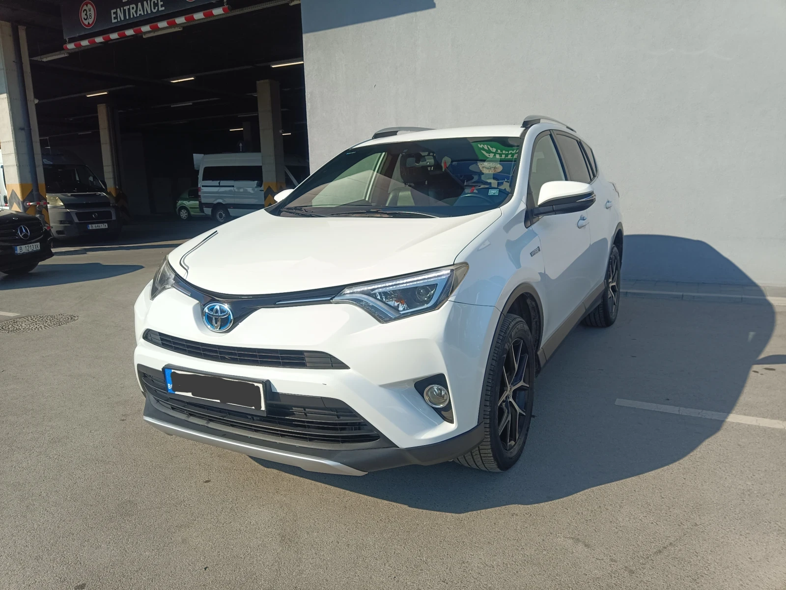 Toyota Rav4 hybrid 2017 custom, снимка 6 - Автомобили и джипове - 55648042