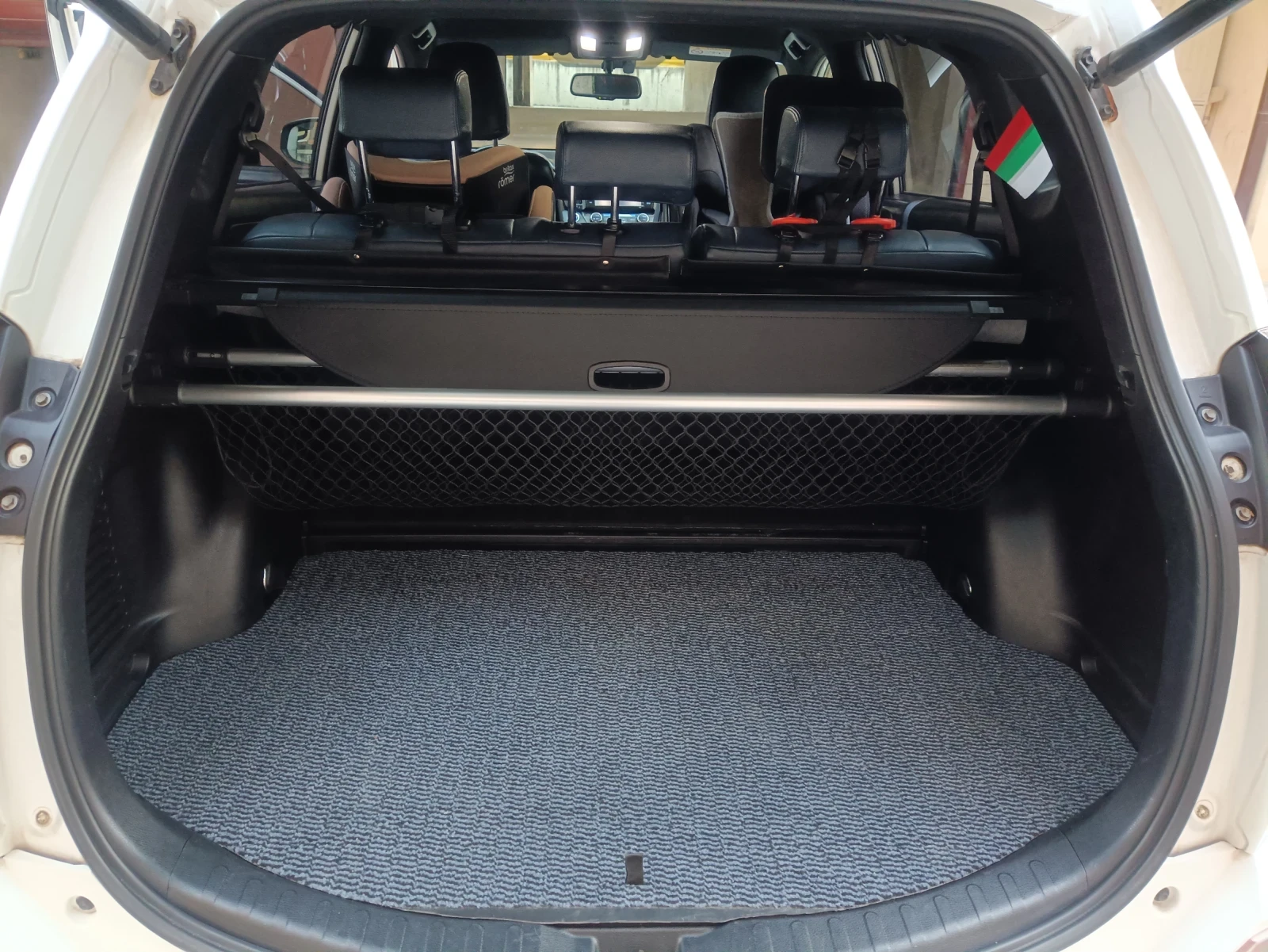 Toyota Rav4 hybrid 2017 custom, снимка 16 - Автомобили и джипове - 55648042