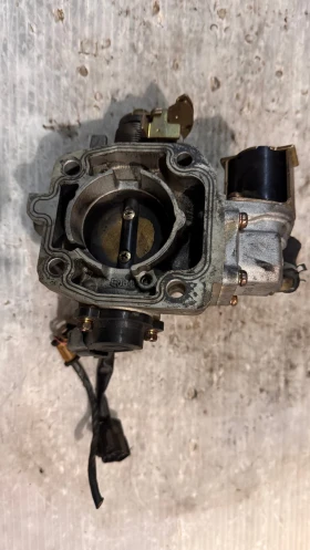 Дроселова Клапа за Mazda 323 -  E0T40671, снимка 2