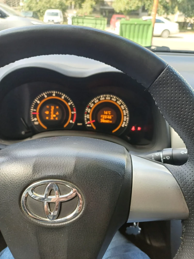 Toyota Corolla 1.6 vvti facelift, снимка 9 - Автомобили и джипове - 47458921