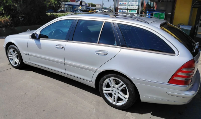 Mercedes-Benz C 220, снимка 4 - Автомобили и джипове - 51825022