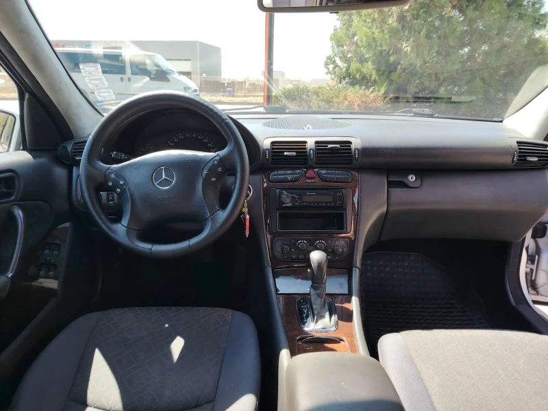 Mercedes-Benz C 220, снимка 8 - Автомобили и джипове - 51825022