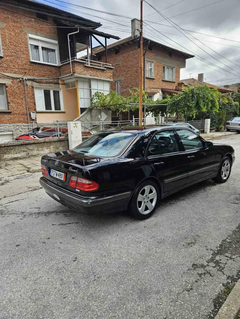 Mercedes-Benz E 320 E 320 4matik, снимка 4 - Автомобили и джипове - 52692940