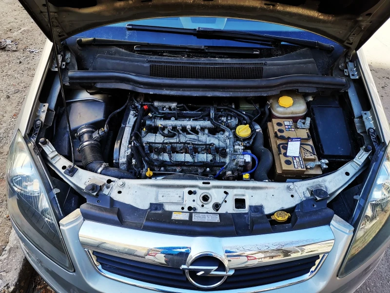 Opel Zafira 1.9cdti, снимка 7 - Автомобили и джипове - 52507778