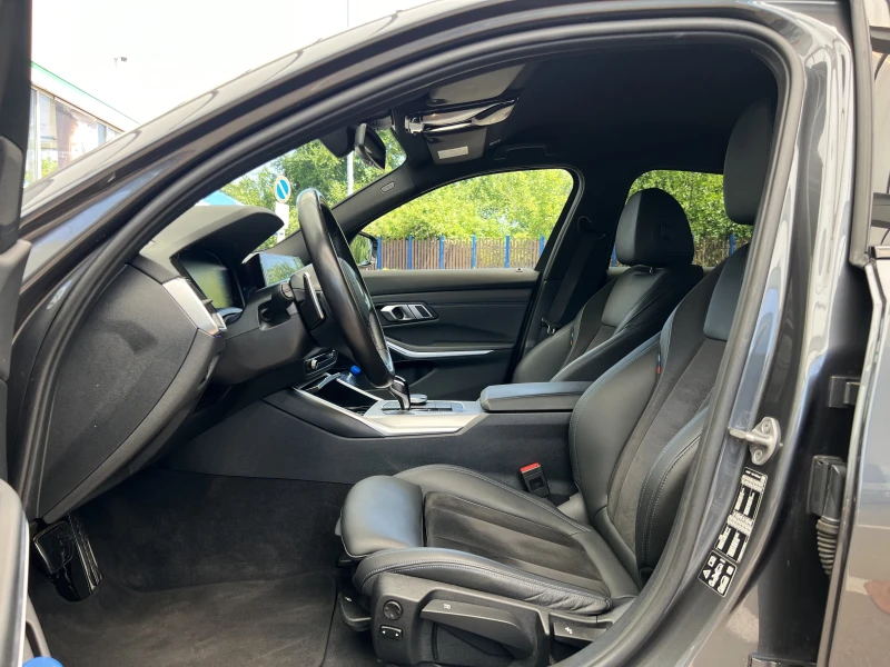 BMW 320 d/xDrive/M-SPORT/SHADOW LINE/ГОТОВ ЛИЗИНГ, снимка 10 - Автомобили и джипове - 53441877