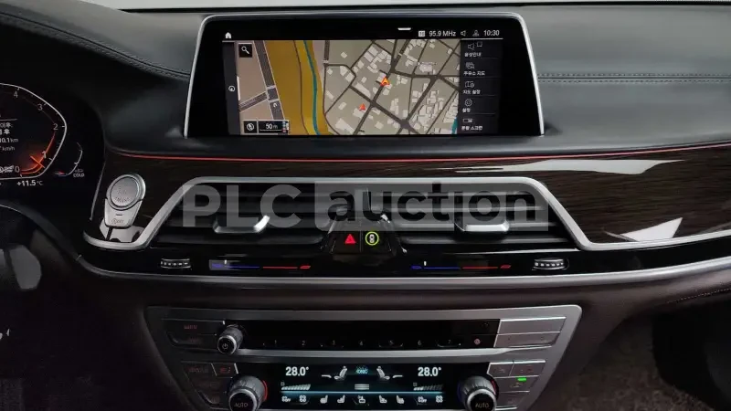 BMW 740 d xDrive| 360| DISTRONIC| HEAD-UP| ВКЛЮЧЕН ТЕХНОТЕ, снимка 14 - Автомобили и джипове - 54485104