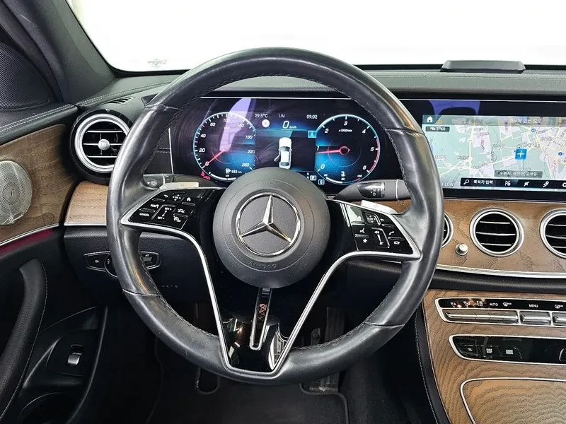 Mercedes-Benz E 220 D 4MATIC EXCLUSIVE, снимка 13 - Автомобили и джипове - 55790348