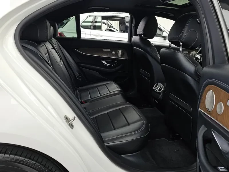 Mercedes-Benz E 220 D 4MATIC EXCLUSIVE, снимка 12 - Автомобили и джипове - 55790348