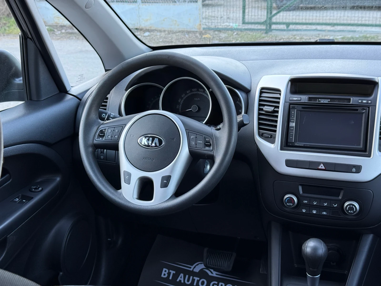 Kia Venga 1.6i АВТОМАТИК TOP! , снимка 14 - Автомобили и джипове - 53843871