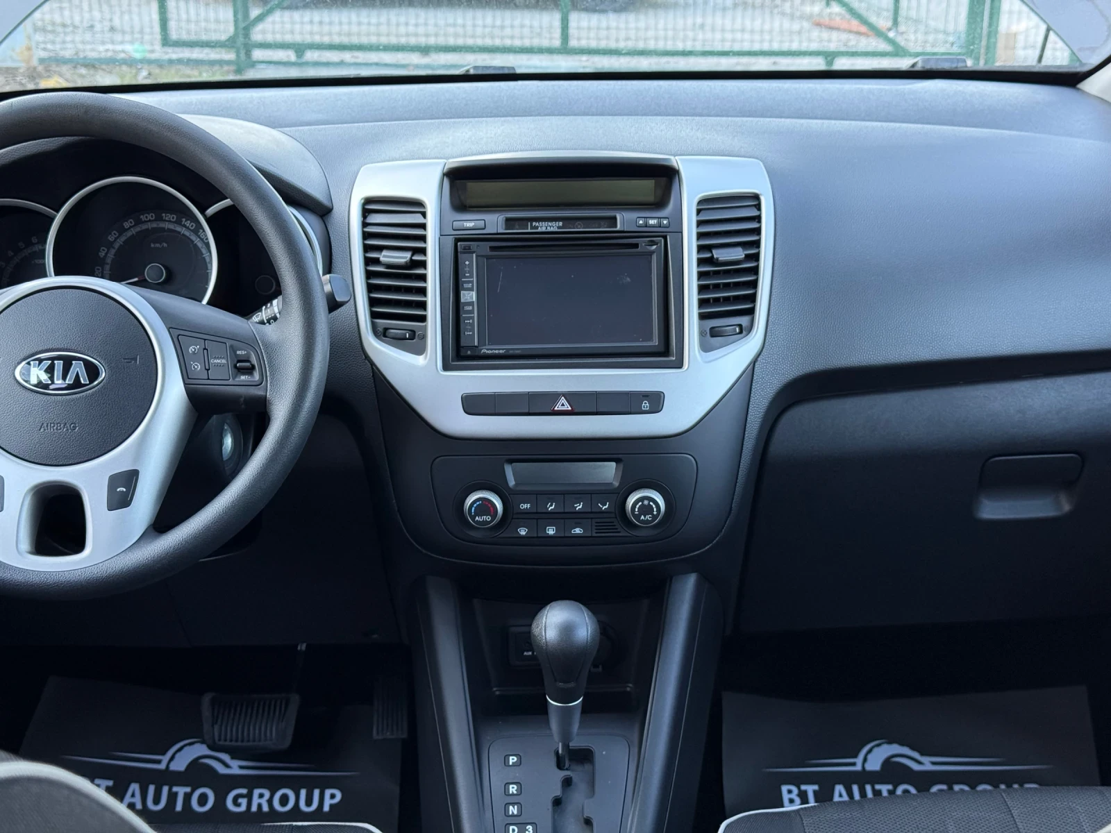 Kia Venga 1.6i АВТОМАТИК TOP! , снимка 12 - Автомобили и джипове - 53843871