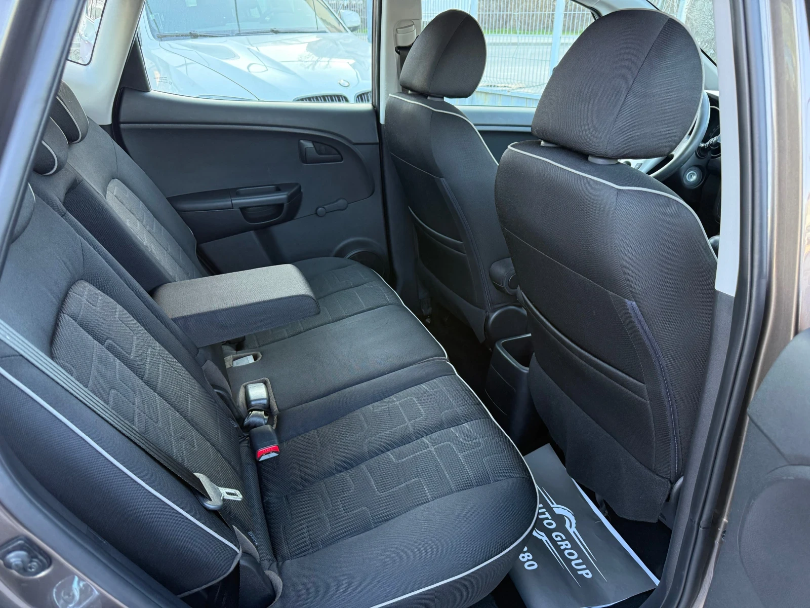 Kia Venga 1.6i АВТОМАТИК TOP! , снимка 9 - Автомобили и джипове - 53843871