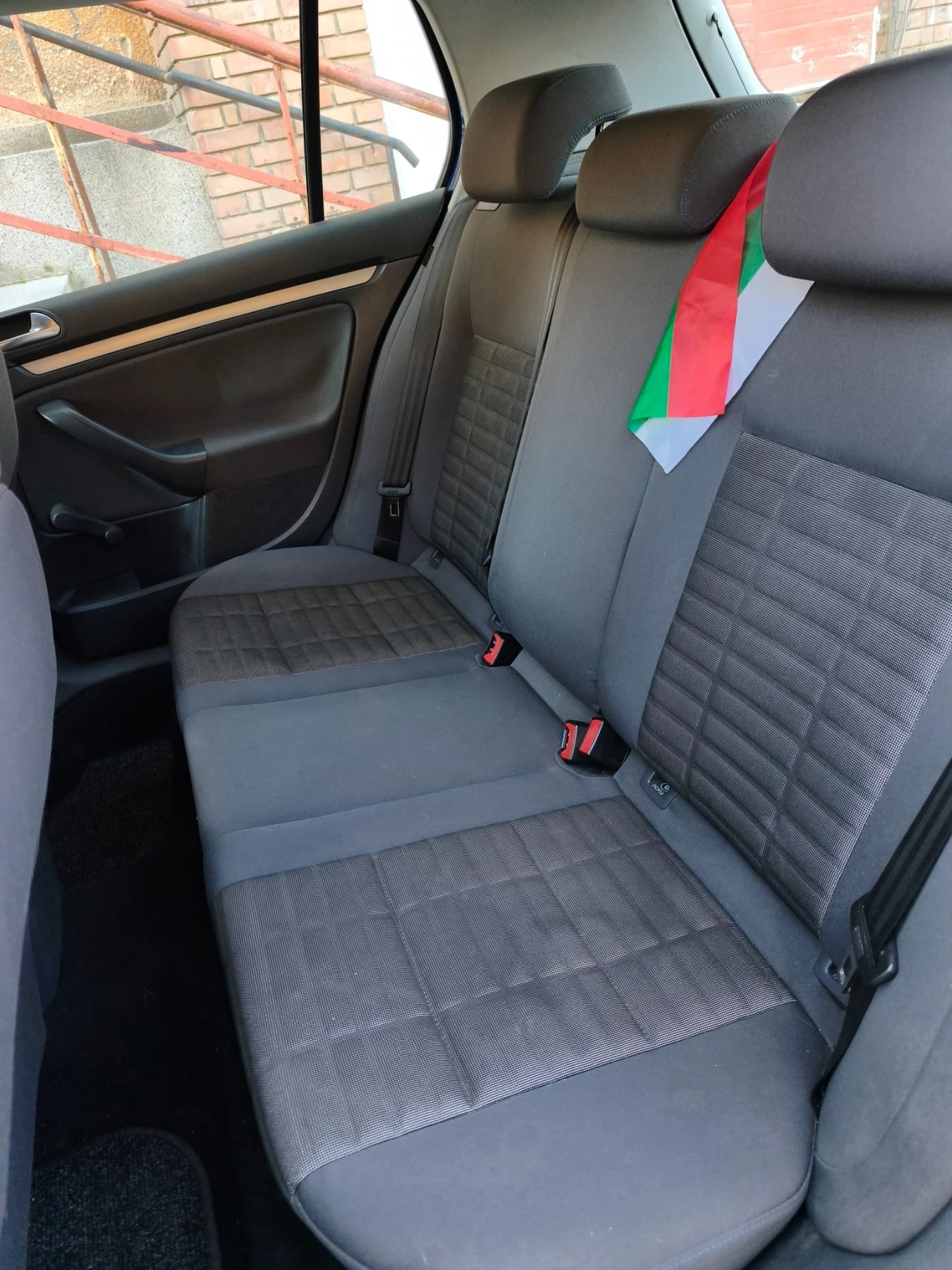 VW Golf 5, снимка 8 - Автомобили и джипове - 53918747