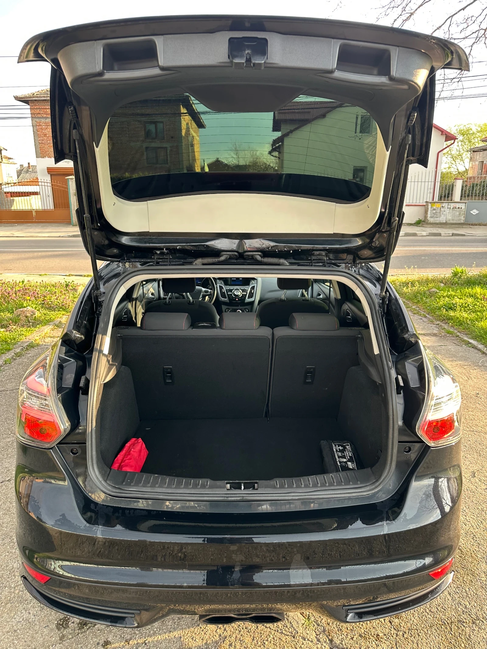 Ford Focus 1.6 DIESEL ST-LINE AUSTRIA, снимка 11 - Автомобили и джипове - 53985742