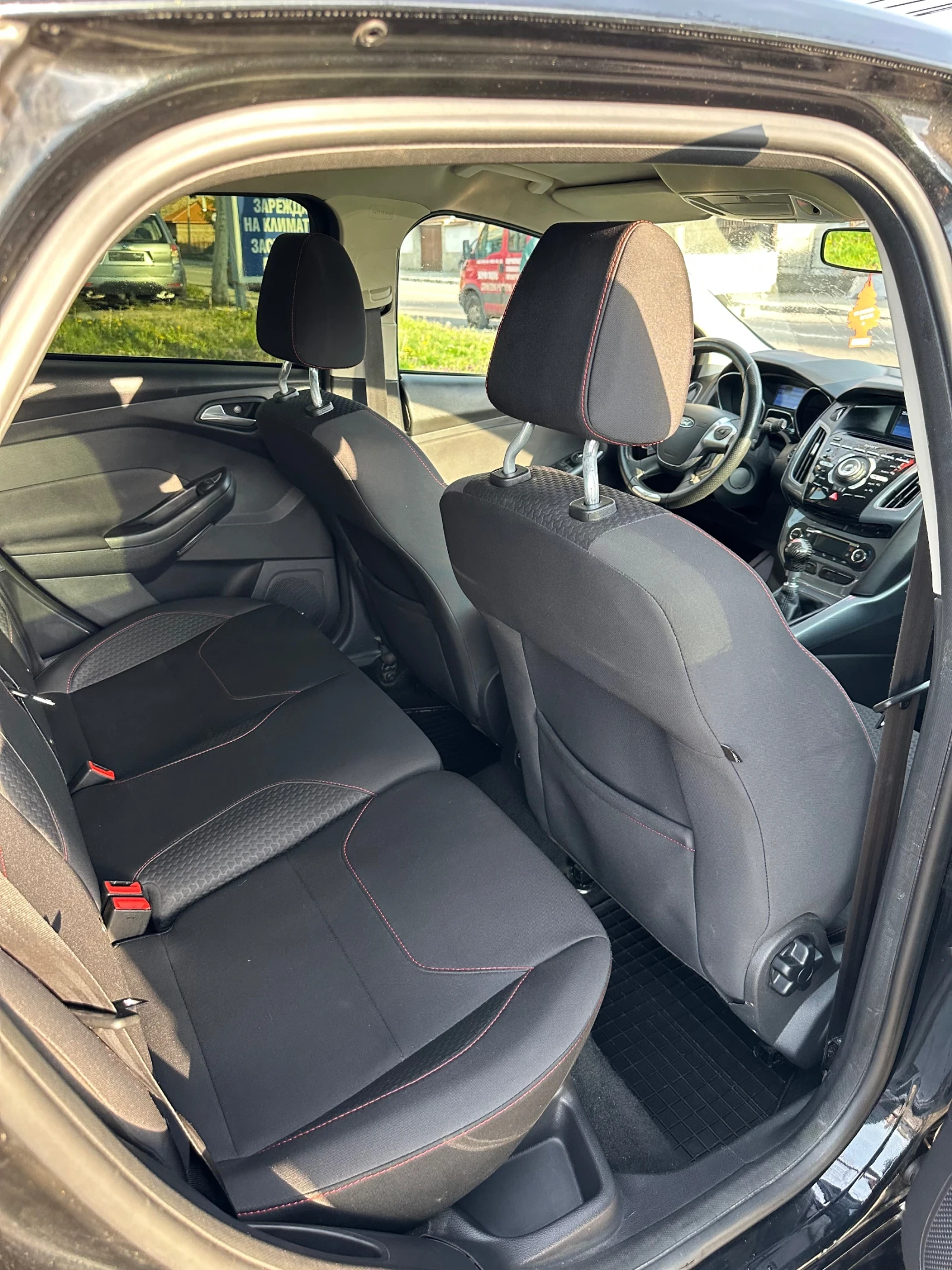 Ford Focus 1.6 DIESEL ST-LINE AUSTRIA, снимка 10 - Автомобили и джипове - 53985742