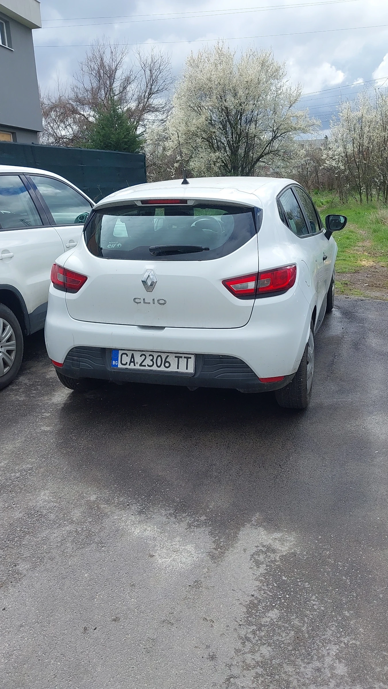 Renault Clio 1.2 i, снимка 2 - Автомобили и джипове - 54171322