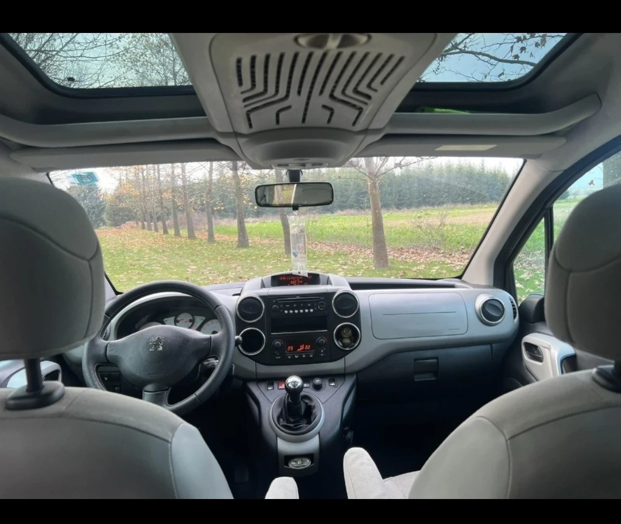 Peugeot Partner Tepee 1.6hdi 110коня, снимка 12 - Автомобили и джипове - 54180006