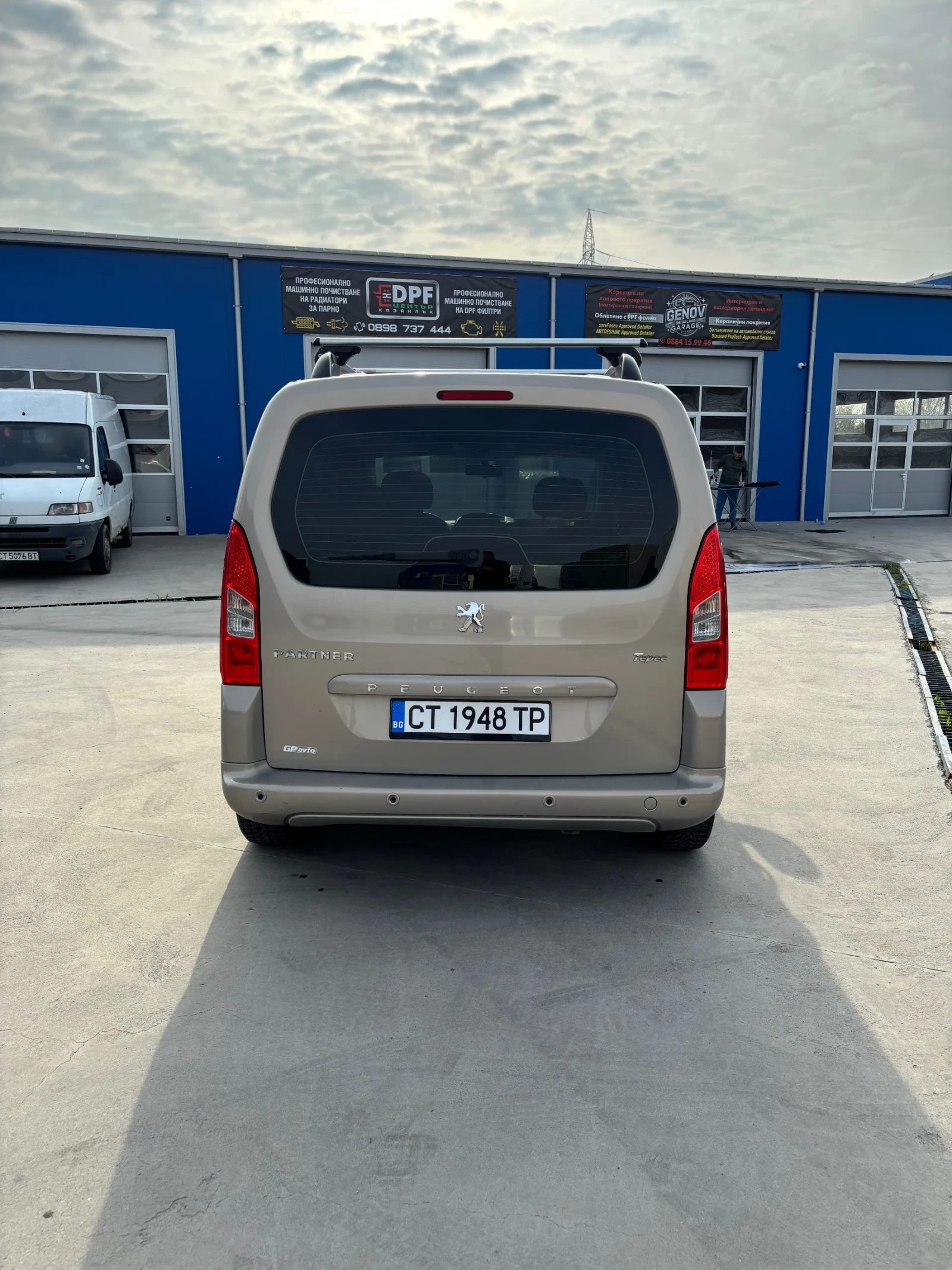 Peugeot Partner Tepee 1.6hdi 110коня, снимка 6 - Автомобили и джипове - 54180006