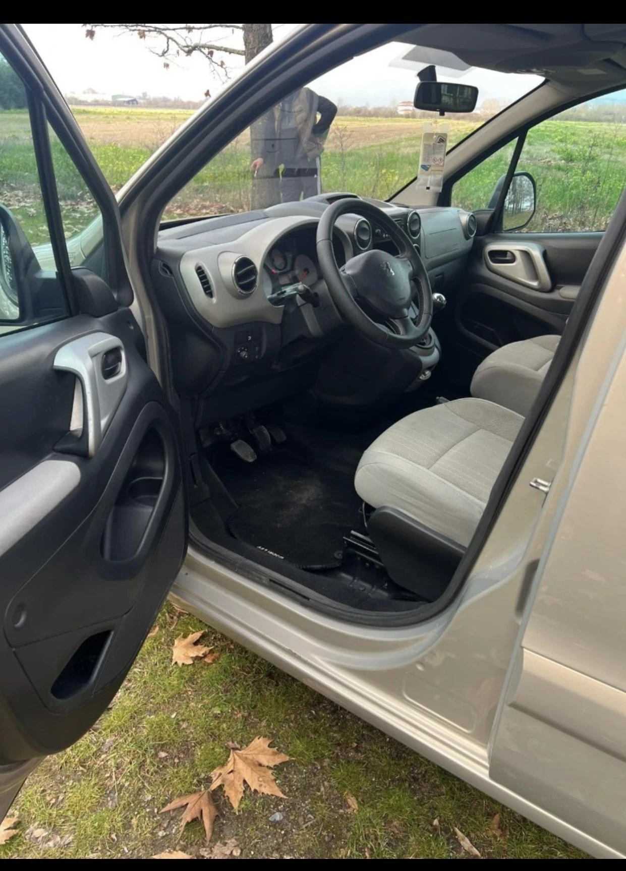 Peugeot Partner Tepee 1.6hdi 110коня, снимка 10 - Автомобили и джипове - 54180006