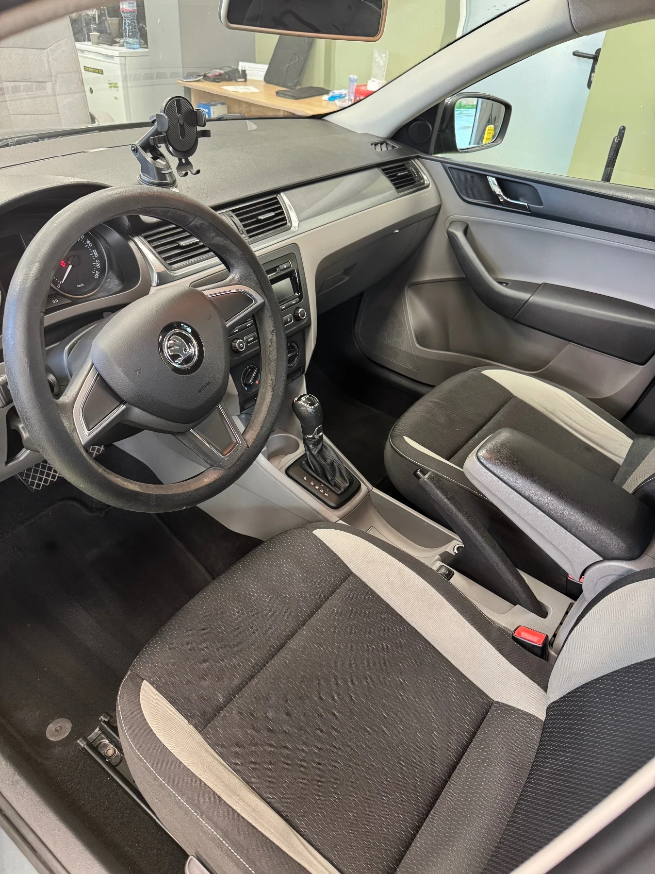 Skoda Rapid, снимка 5 - Автомобили и джипове - 54631216