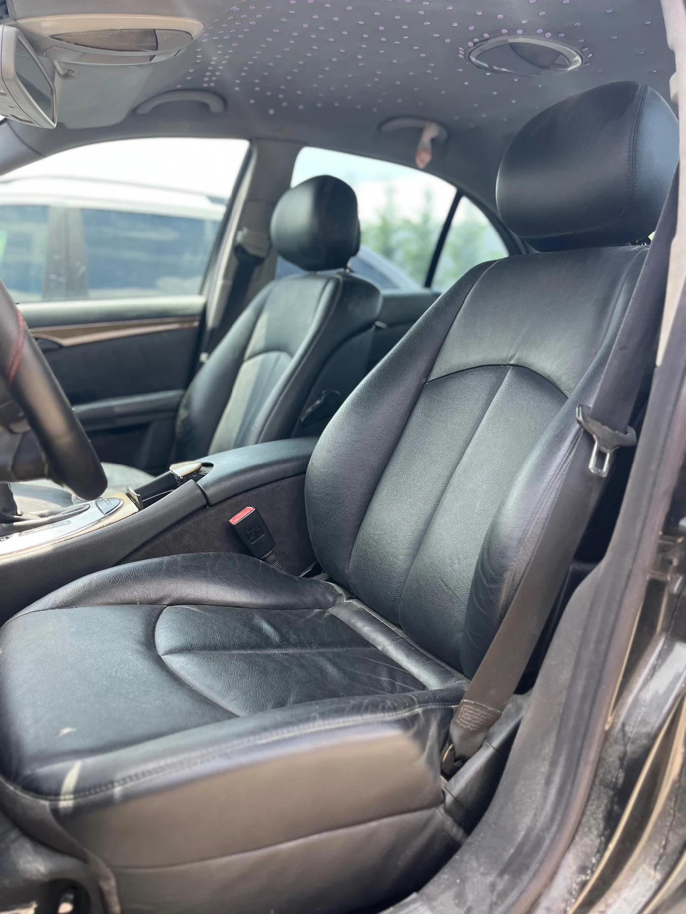Mercedes-Benz E 270, снимка 12 - Автомобили и джипове - 54931972