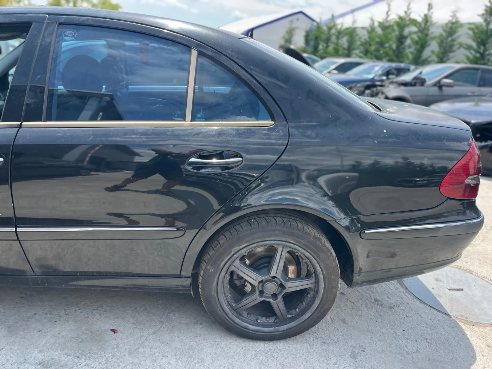 Mercedes-Benz E 270, снимка 5 - Автомобили и джипове - 54931972