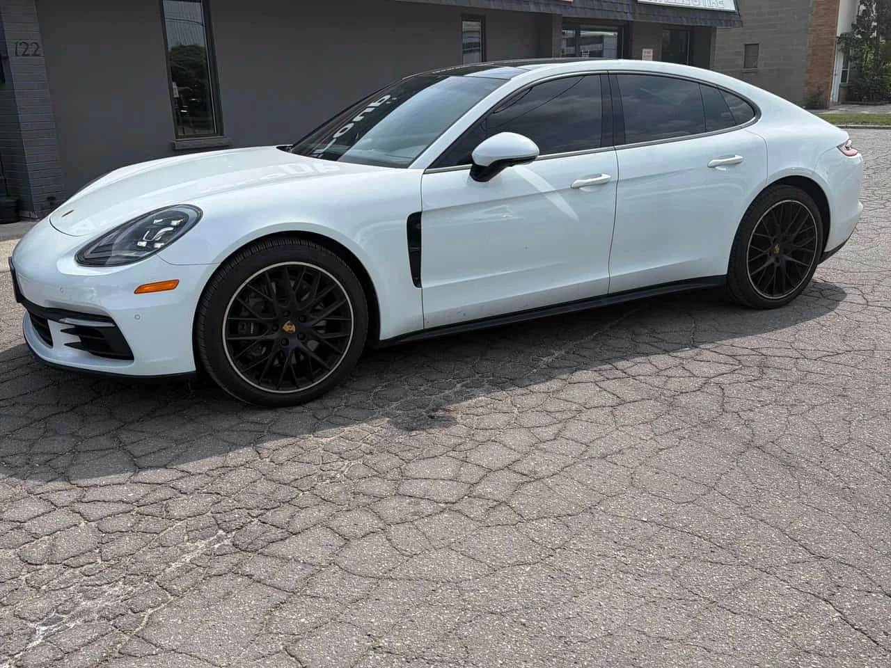 Porsche Panamera * 4 AWD * 360 КАМЕРА* ОБДУХВАНЕ* ПАНОРАМА* , снимка 3 - Автомобили и джипове - 55167163