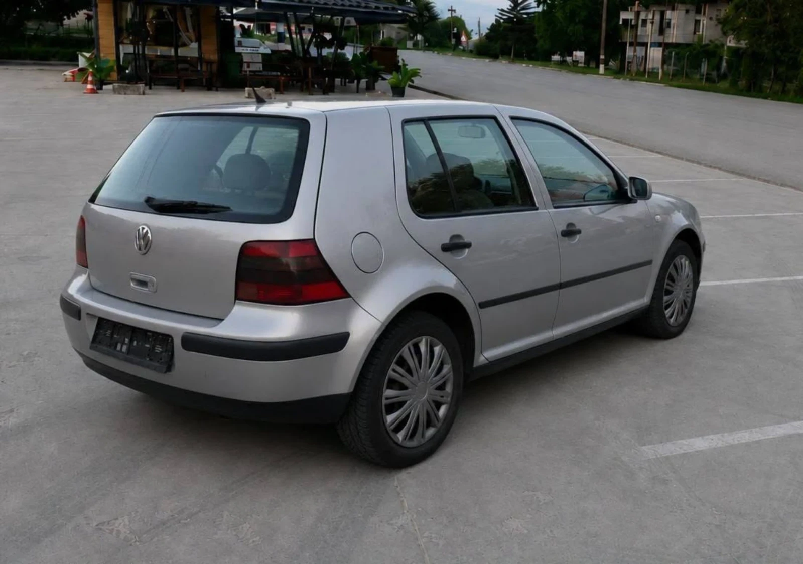 VW Golf 1.9SDI, снимка 17 - Автомобили и джипове - 55450235