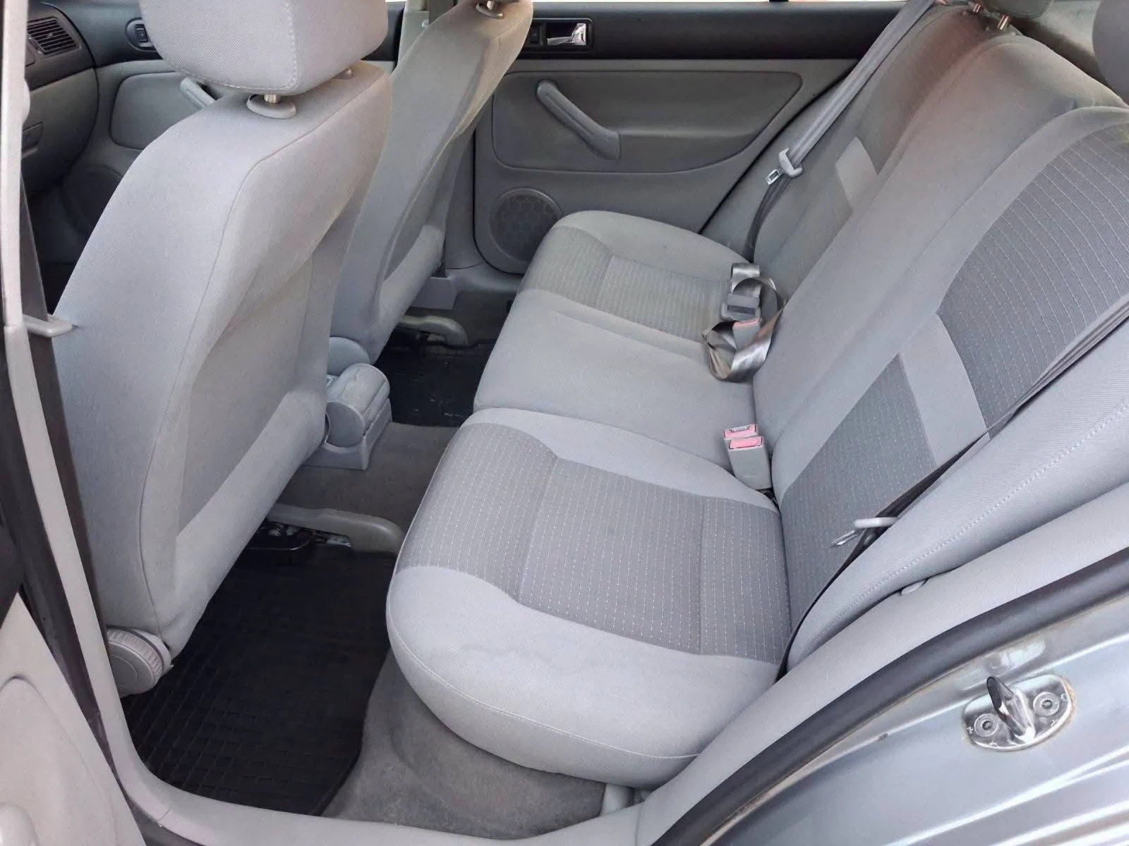 VW Golf 1.9SDI, снимка 10 - Автомобили и джипове - 55450235