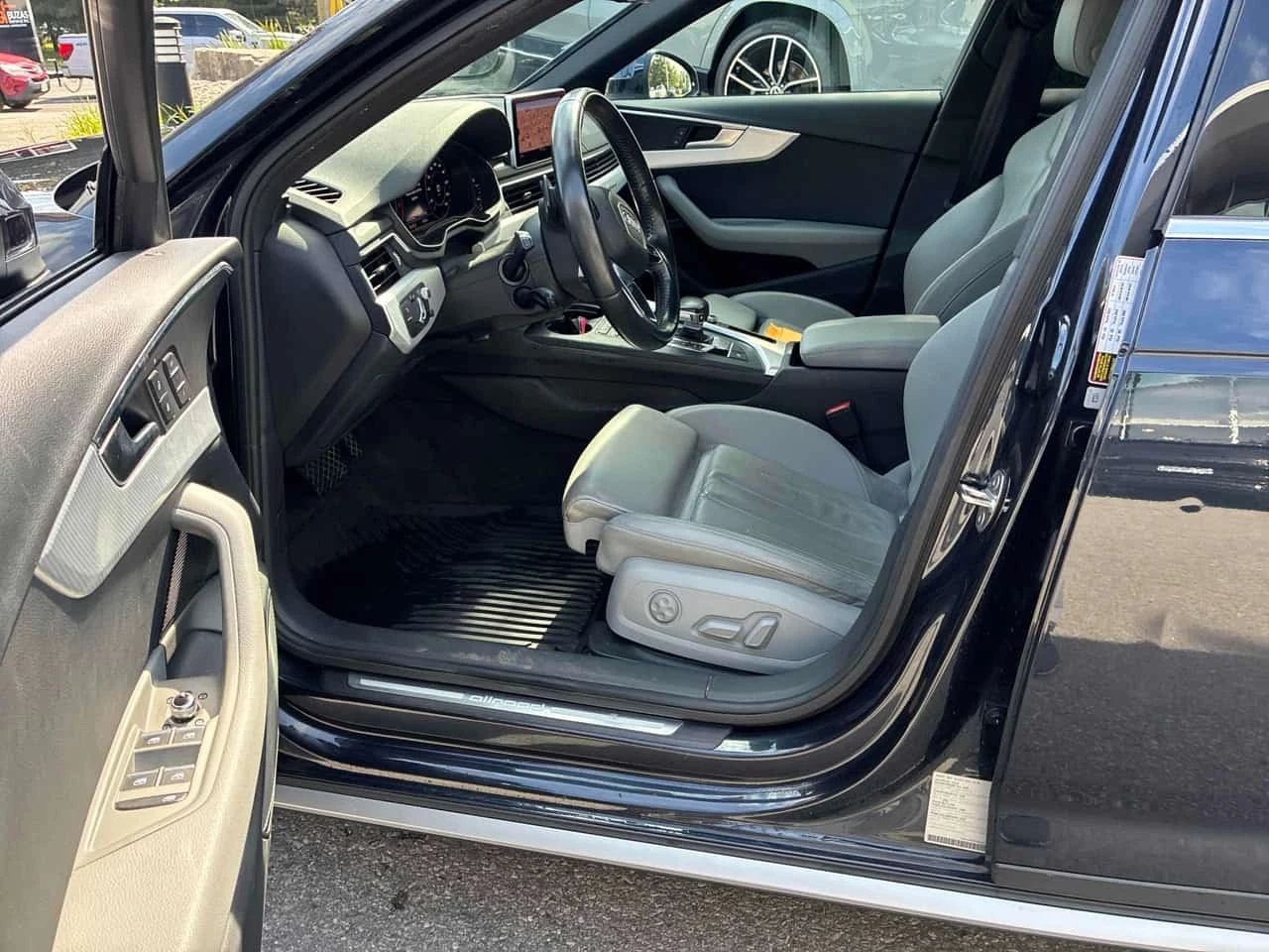 Audi A4 Allroad Technik / 360 / Dis / HUD /B&O / Carfax , снимка 5 - Автомобили и джипове - 56233626