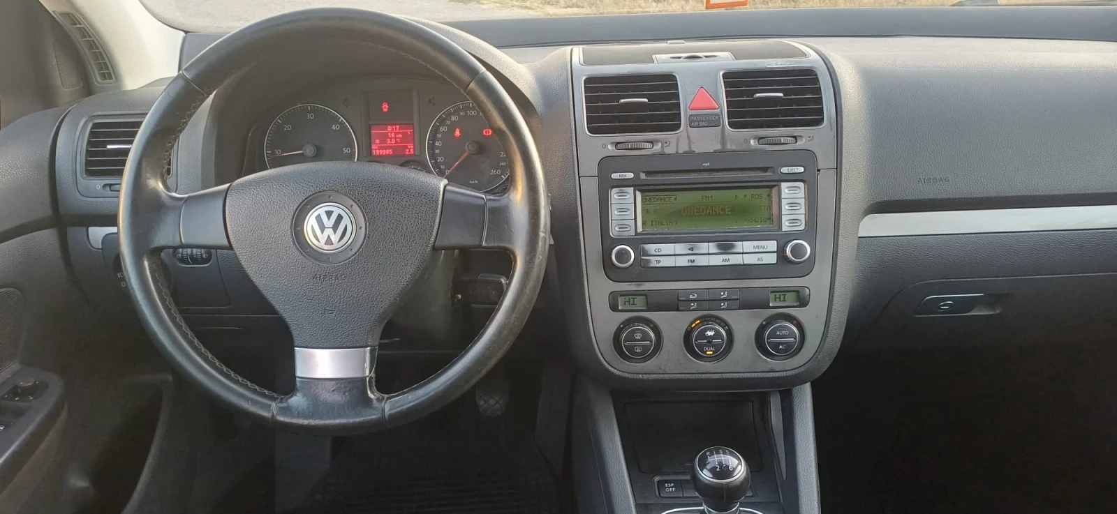 VW Golf 1.9 TDI, снимка 9 - Автомобили и джипове - 56406839