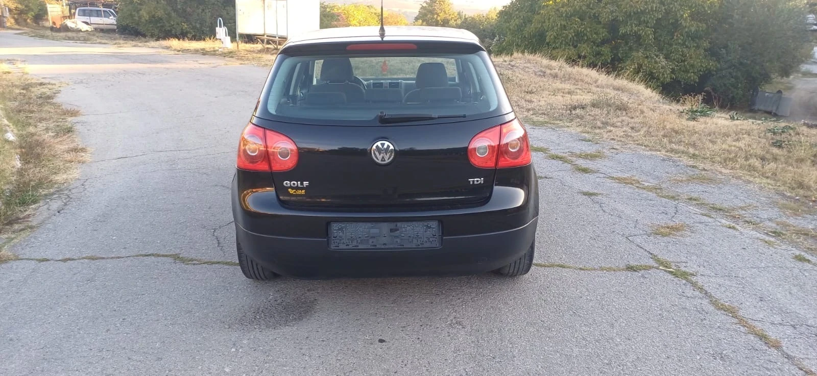 VW Golf 1.9 TDI, снимка 2 - Автомобили и джипове - 56406839