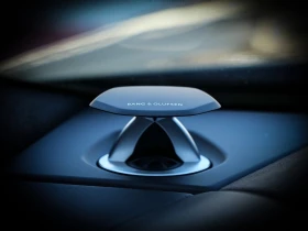 Lamborghini Urus SE / AKRAPOVIC / CERAMIC / B&O / PANO / HUD / 360/, снимка 11