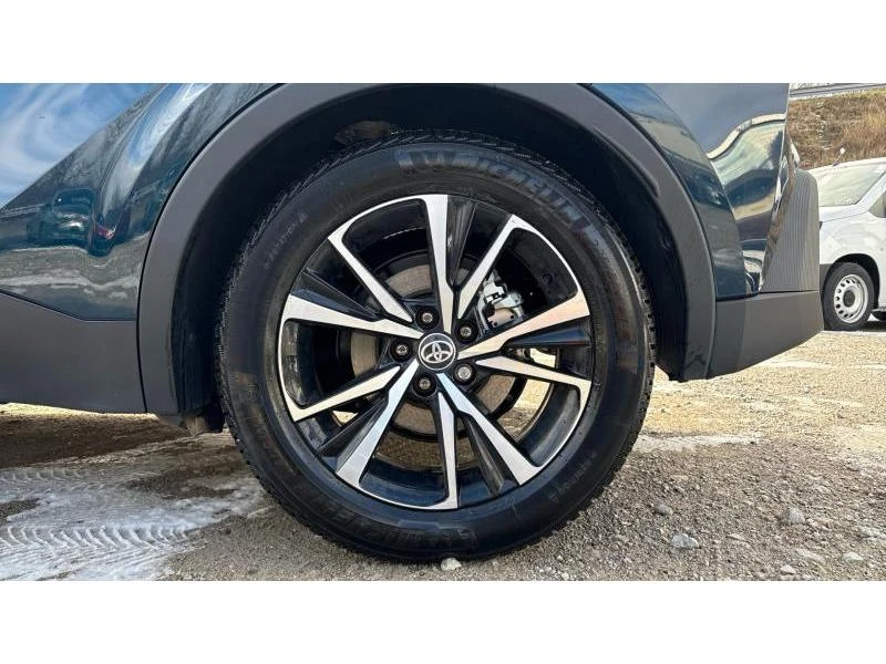 Toyota C-HR 1.8 HEV E-CVT Club FWD, снимка 16 - Автомобили и джипове - 53209593