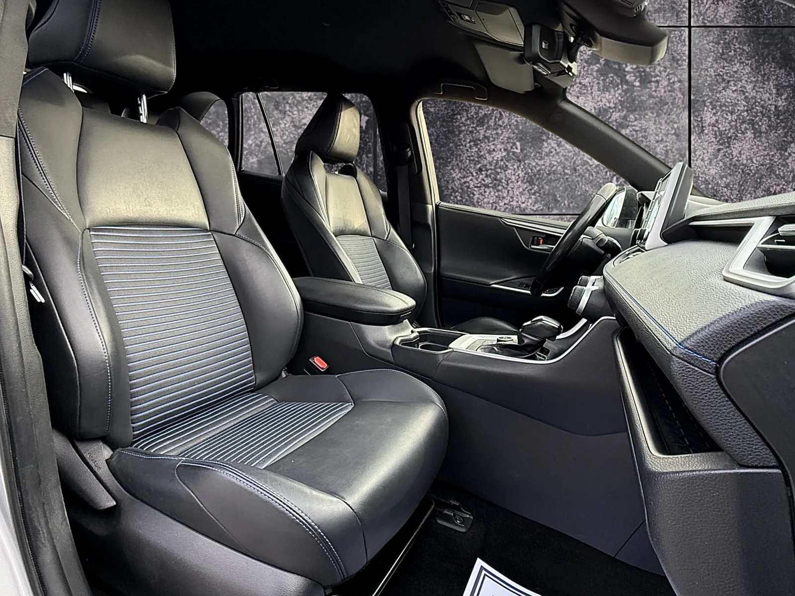 Toyota Rav4 4X4#EXCLUSIVE#KEYLESS#NAVI#CAMERA#PODGREV#DISTRONI | Mobile.bg � ����������� 12