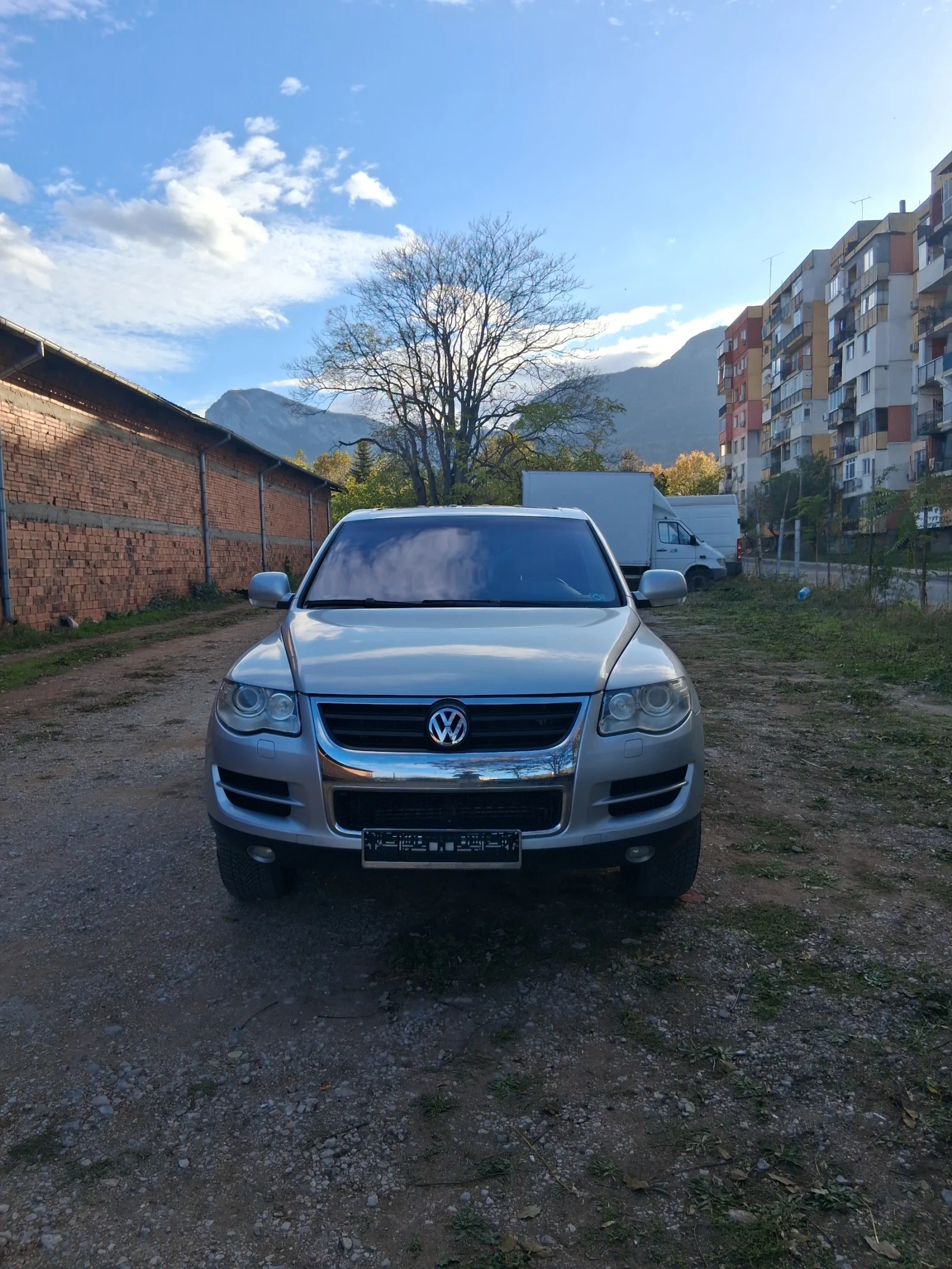 VW Touareg 3.2 240кс, снимка 2 - Автомобили и джипове - 53871911