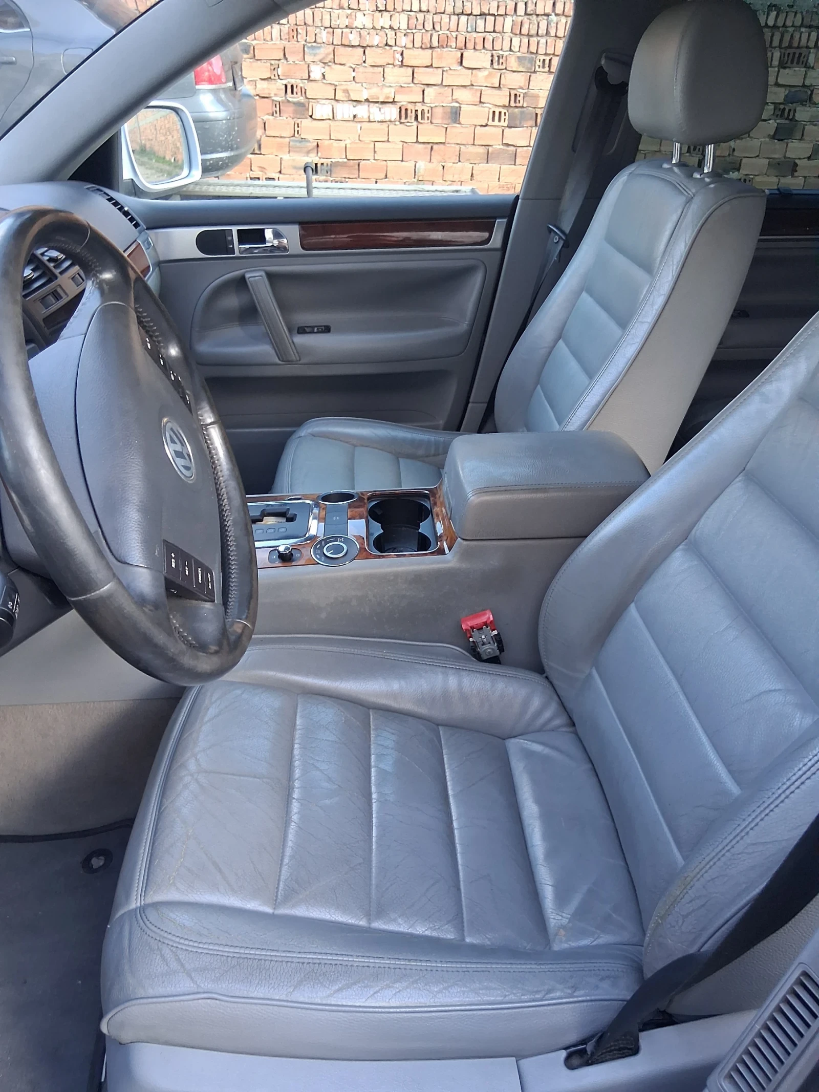 VW Touareg 3.2 240кс, снимка 11 - Автомобили и джипове - 53871911