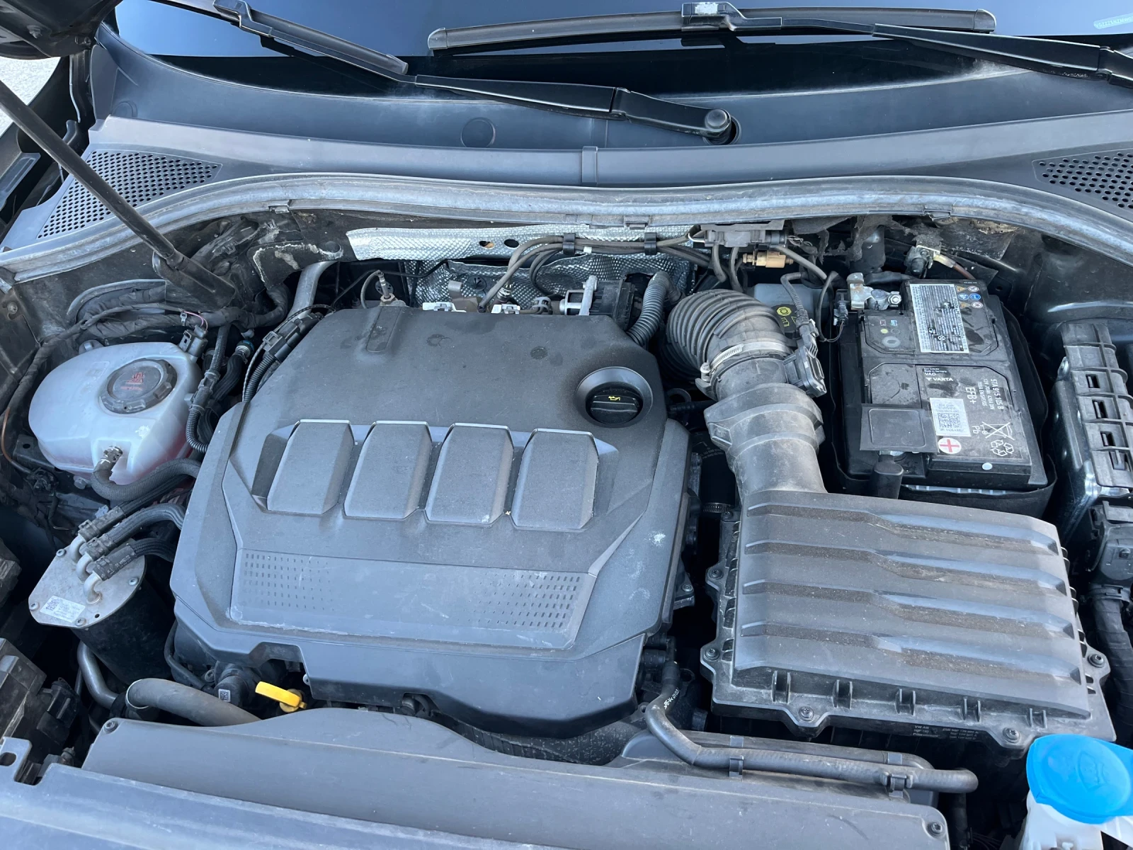 VW Tiguan 2.0 TDI 150кс. Automatic , снимка 10 - Автомобили и джипове - 54139971