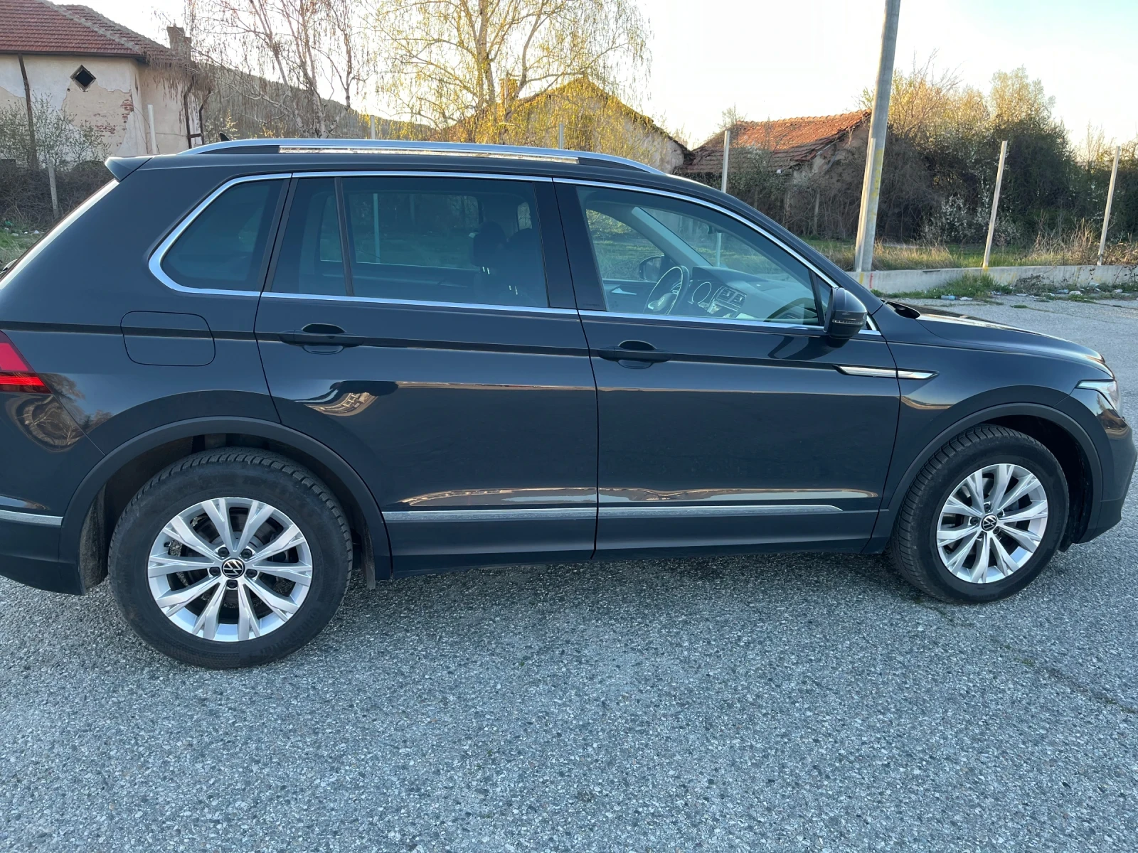 VW Tiguan 2.0 TDI 150кс. Automatic , снимка 8 - Автомобили и джипове - 54139971