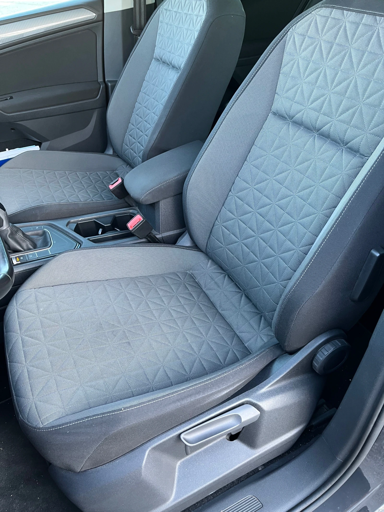 VW Tiguan 2.0 TDI 150кс. Automatic , снимка 13 - Автомобили и джипове - 54139971