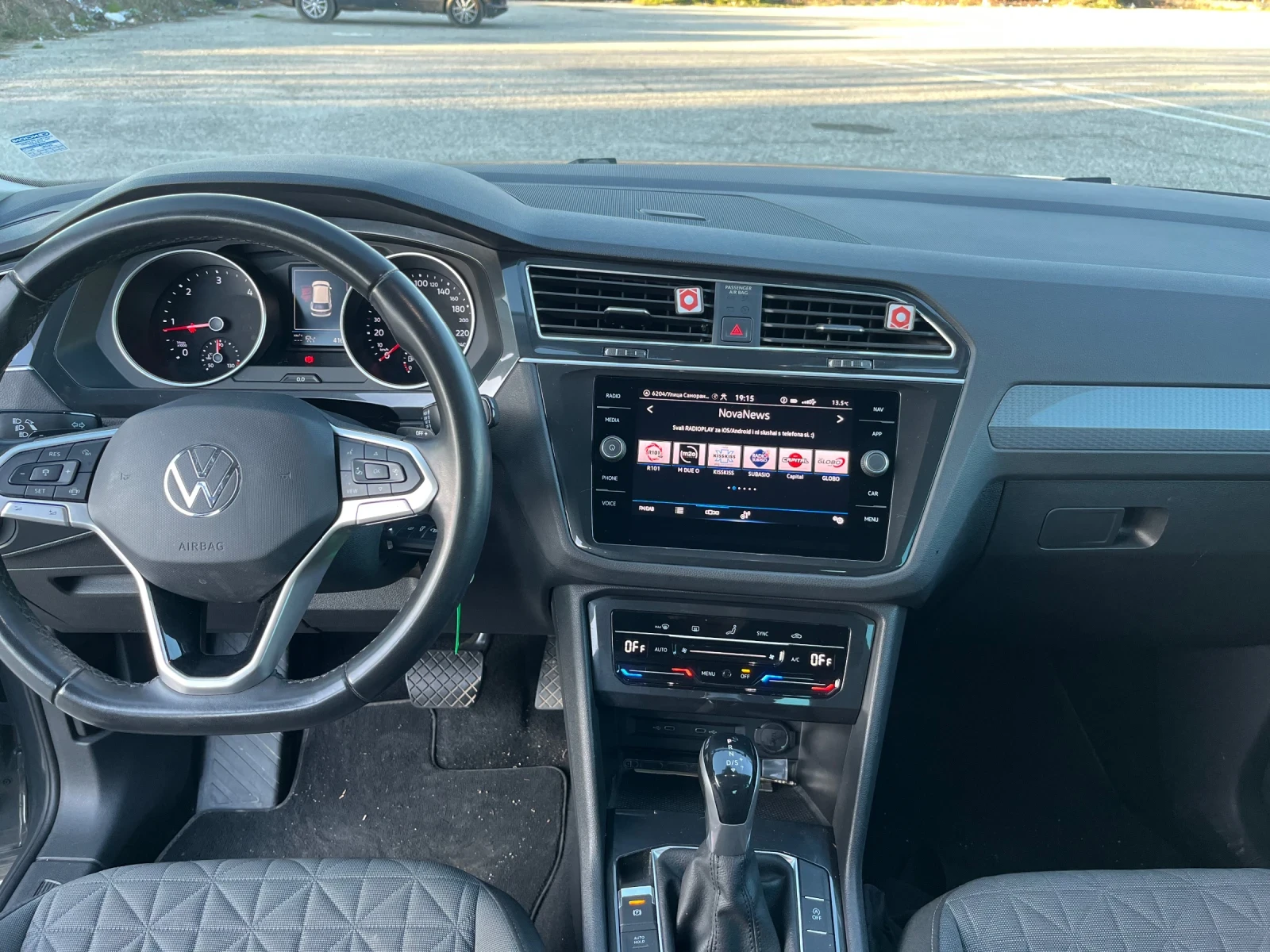 VW Tiguan 2.0 TDI 150кс. Automatic , снимка 15 - Автомобили и джипове - 54139971