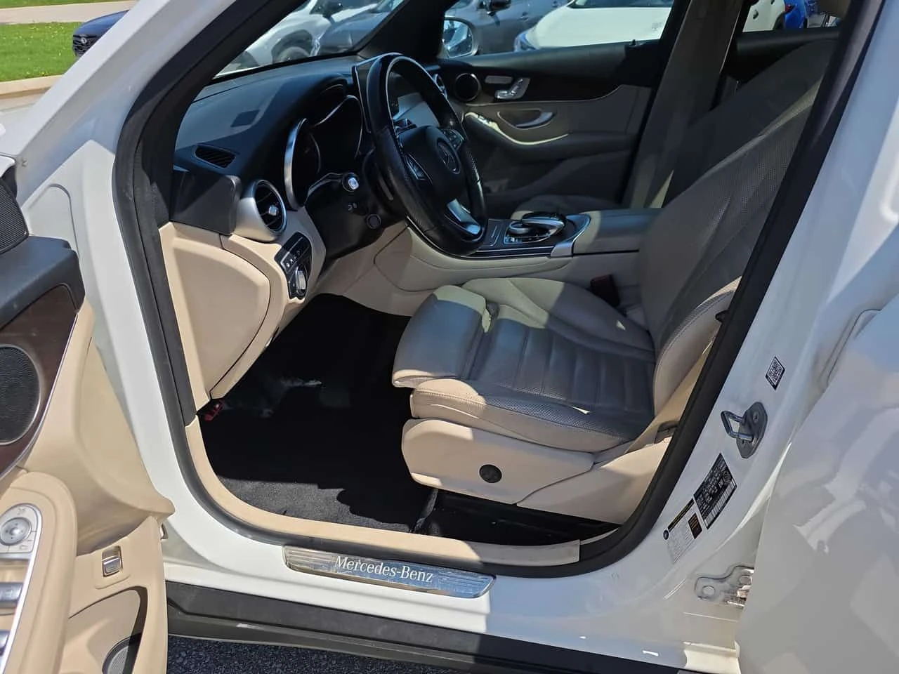 Mercedes-Benz GLC * 300 * ОБДУХВАНЕ * ПАНОРАМА * 360 * ПОДГРЕВ, снимка 8 - Автомобили и джипове - 54502813