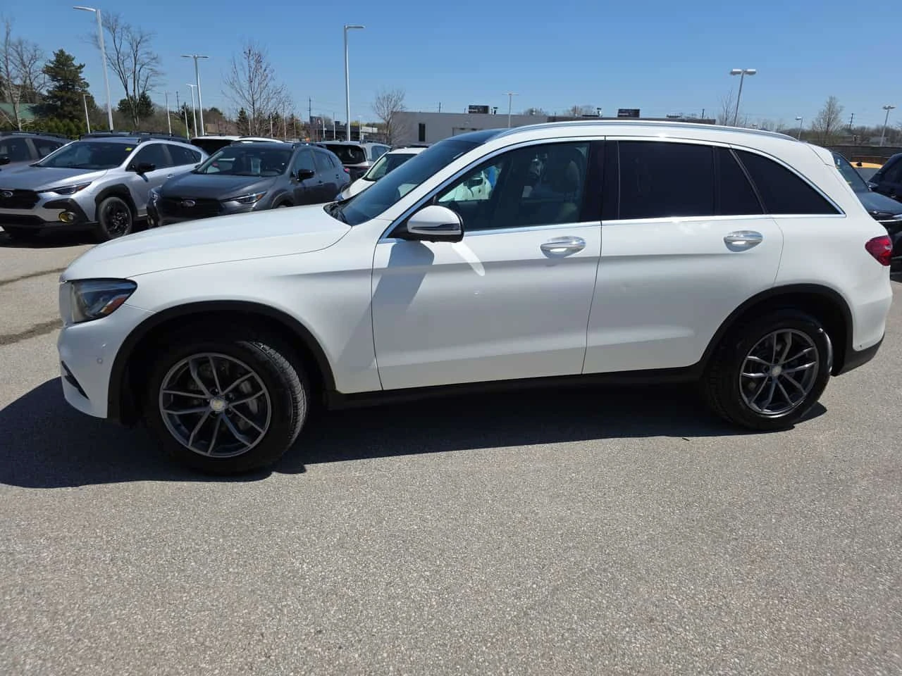 Mercedes-Benz GLC * 300 * ОБДУХВАНЕ * ПАНОРАМА * 360 * ПОДГРЕВ, снимка 3 - Автомобили и джипове - 54502813