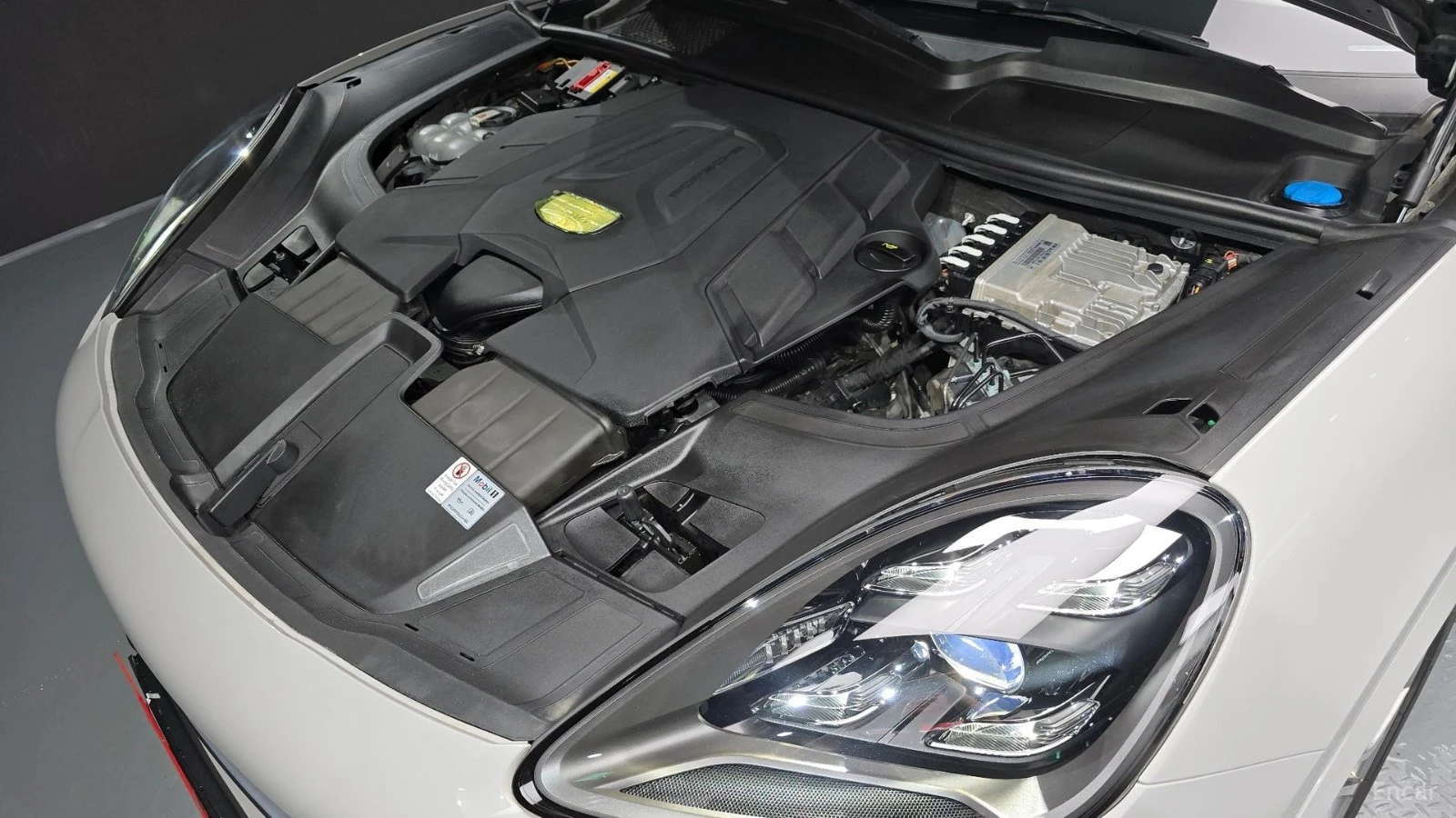 Porsche Cayenne РО536* 3.0* ЧЕРВЕНА КОЖА* ПАНО* ОБДУХВ* 360* ХЕДЪП, снимка 5 - Автомобили и джипове - 55435131