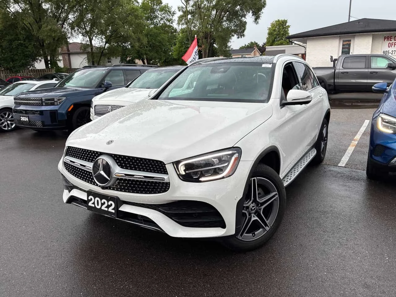 Mercedes-Benz GLC * 4MATIC * CARFAX * ОПЦИЯ ЗА ФИНАНСИРАНЕ , снимка 12 - Автомобили и джипове - 55504613