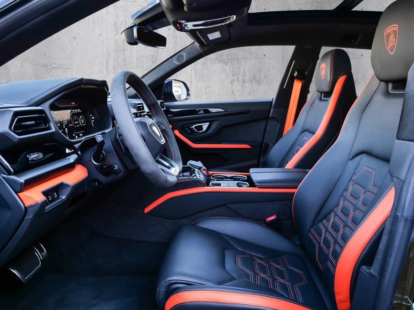 Lamborghini Urus SE / AKRAPOVIC / CERAMIC / B&O / PANO / HUD / 360/ | Mobile.bg � ����������� 7