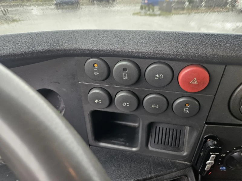 Iveco Daily 2.8 150 , снимка 9 - Бусове и автобуси - 52458202